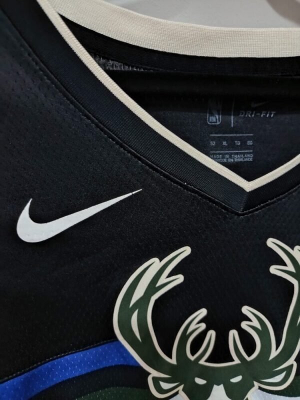 OFFICIAL NIKE SHIRT OF THE NBA CHAMPIONS 2021 MILWAUKEE BUCK’S SIGNED BY THE MVP OF THE FINALS AND THE SEASON GIANNI ANTETOKOUNMBO  WITH A NAMEPLATE FOR A FRAME - Image 8