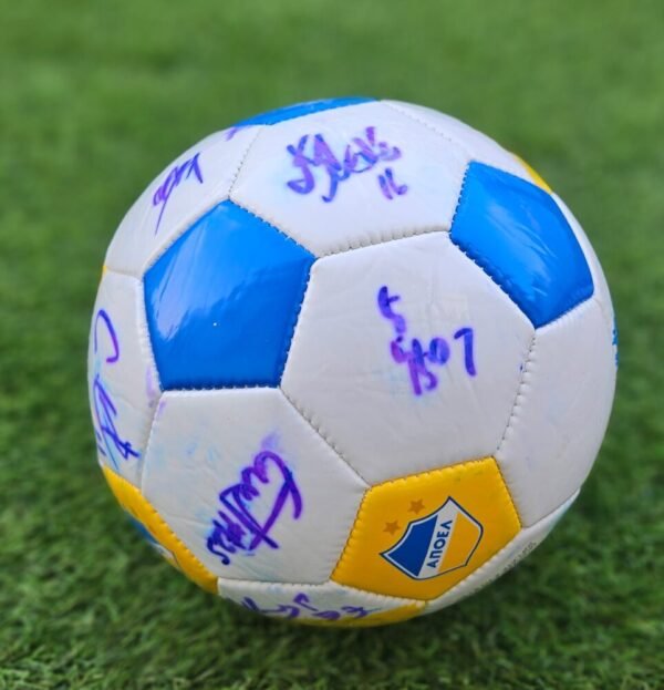 APOEL NICOSIA – OFFICIAL BALL SIGNED BY THE PLAYERS OF THE TEAM 2023/2024 – CYPRUS CHAMPIONS - Image 4