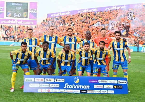 APOEL NICOSIA – OFFICIAL BALL SIGNED BY THE PLAYERS OF THE TEAM 2023/2024 – CYPRUS CHAMPIONS