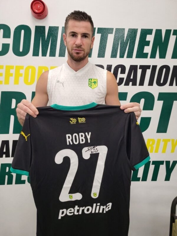 Valentin Roberge – AEK Larnaca – MATCH WORN DURING EUROPEAN MATCH – Paksi FC vs ΑΕΚ LARNACA (3-0, 25-7-2024) – 2nd QUALIFYING ROUND OF EUROPA CONFERENCE LEAGUE - Image 8