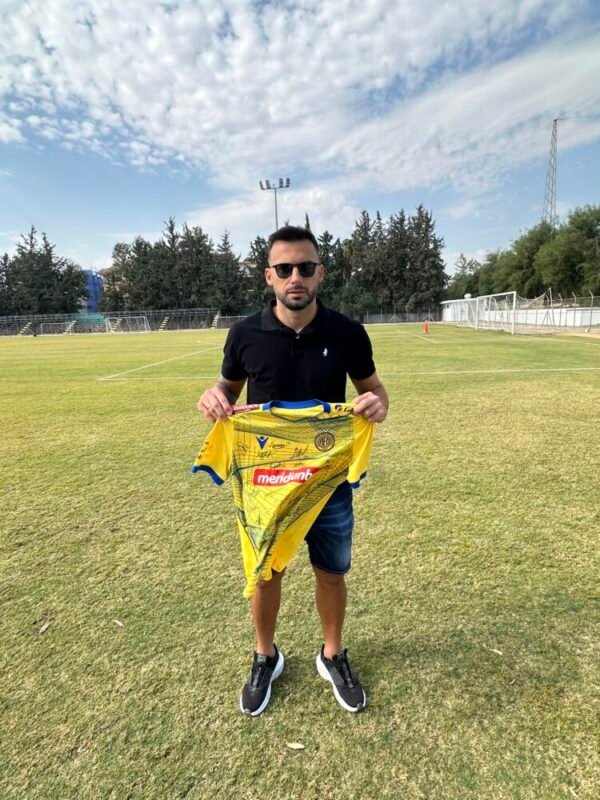 Ivan Trickovski  – AEL Limassol – MATCH WORN AND SIGNED BY ALL THE TEAM – SEASON 2024/2025 - Image 2